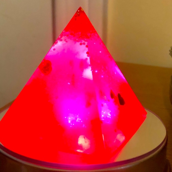 💝Gorgeous handmade Pyramid w floating hearts - Picture 7 of 11